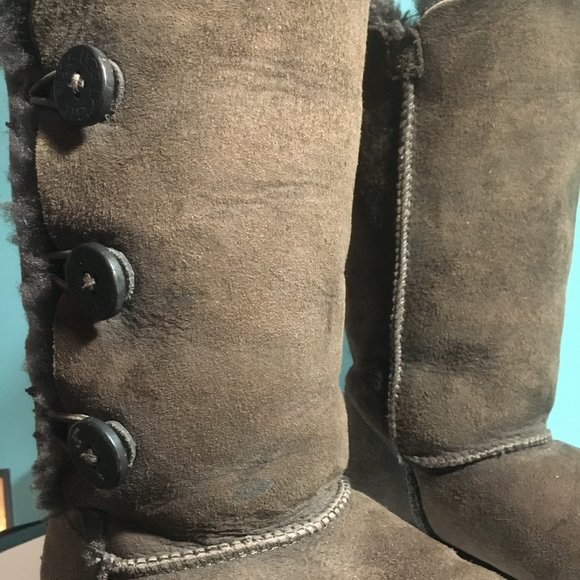 UGG Unisex-Child Bailey Button Triplet Ii Boot - Picture 6 of 6